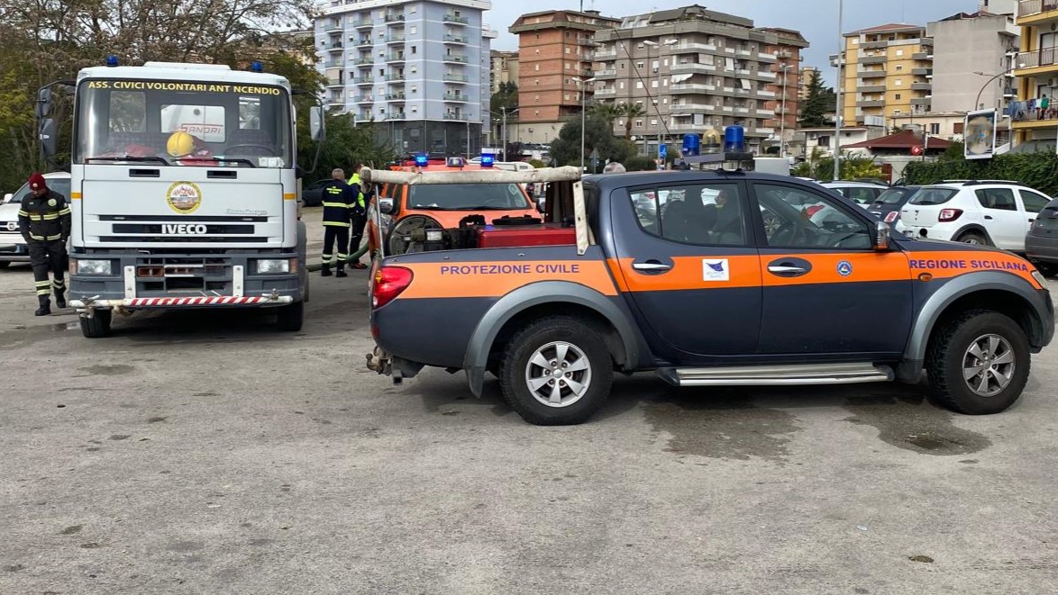 Numeri di emergenza per servizio gratuito di fornitura idrica con autobotte