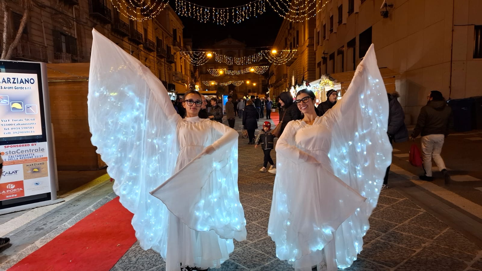 Angeli luminosi spettacolo itinerante